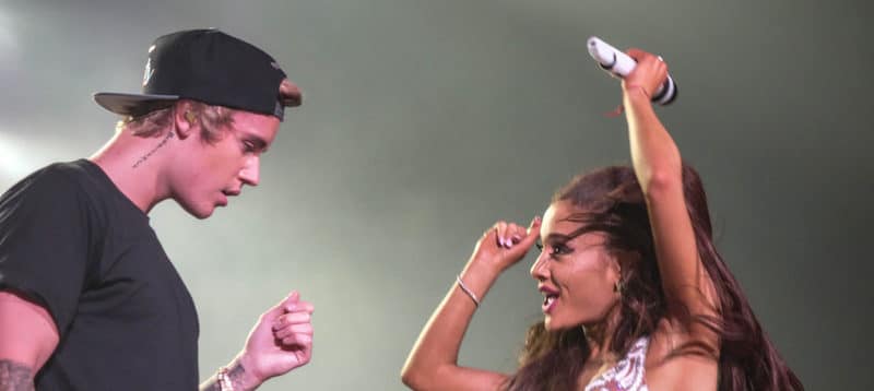 Ariana-Grande--Performing-with-Justin-Bieber--15