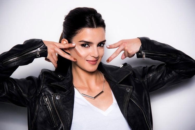 Clara Lago embajadora Maybelline 1