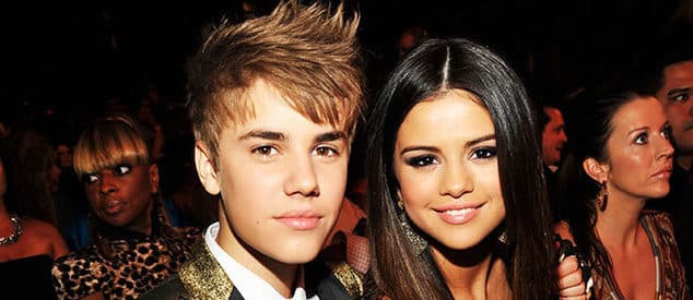 justin-bieber-selena-gomez-billboard-awards-2011-billboard-650x430