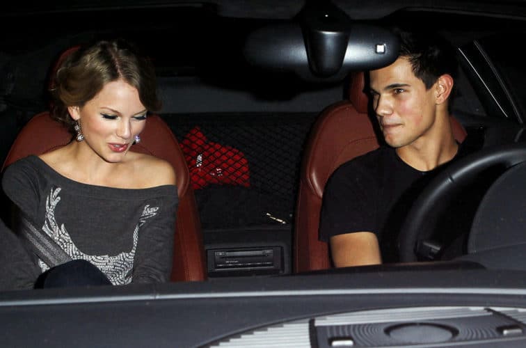 taylor-swift-taylor-lautner-la-oct-2009-billboard-1548