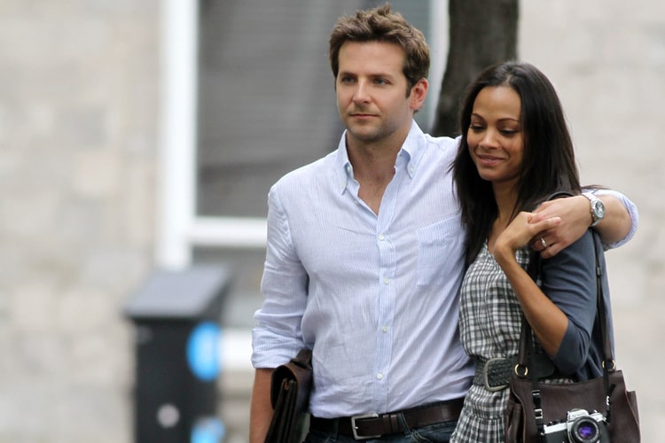 bradley-cooper-kissing-zoe-saldana-12292011-05-1