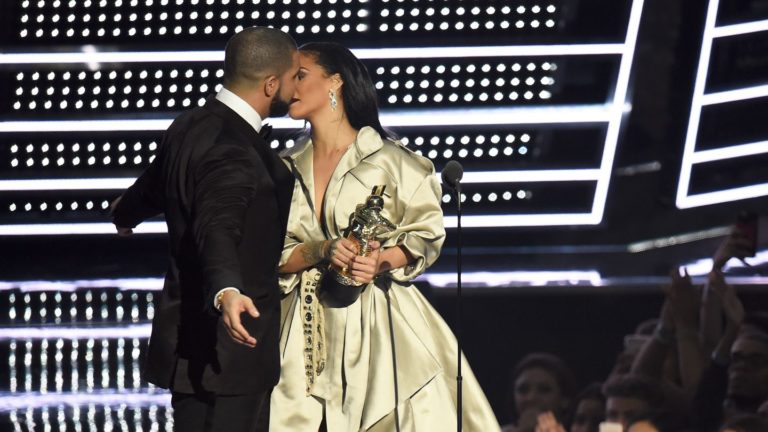 Rihanna y Drake ¡¿juntos por fin?!