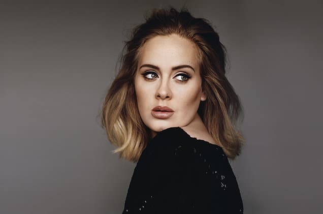 Adele y su fiestón en un bar gay: entre drag queens y haciendo 'pole dance'
