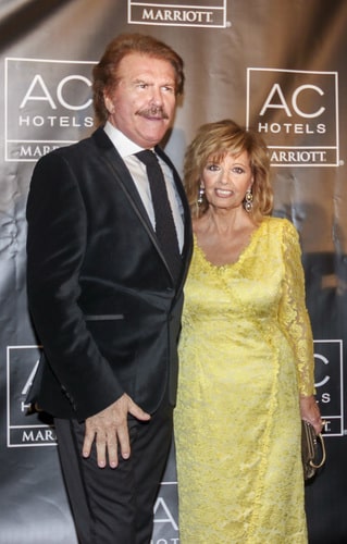 La presentadora María Teresa Campos y el humorista Edmundo "Bigote" Arrocet durante la celebración de una gala en el Hotel  Málaga Palcaio en Málaga. 25/10/2016