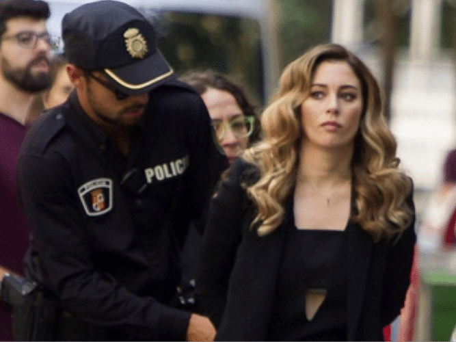¿Blanca Suárez detenida? La actriz ha compartido en <i>Instagram</i> un vídeo en el que la arrestan