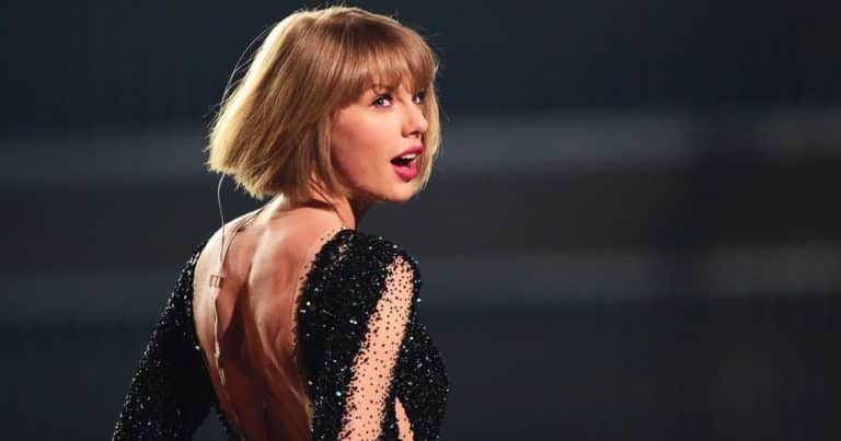 El vestido floral de Givenchy con el que Taylor Swift ha hecho historia en el Songwriters Hall of Fame