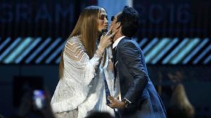 El beso en la boca de Jennifer López y Marc Anthony y la actuación de la que todo el mundo habla
