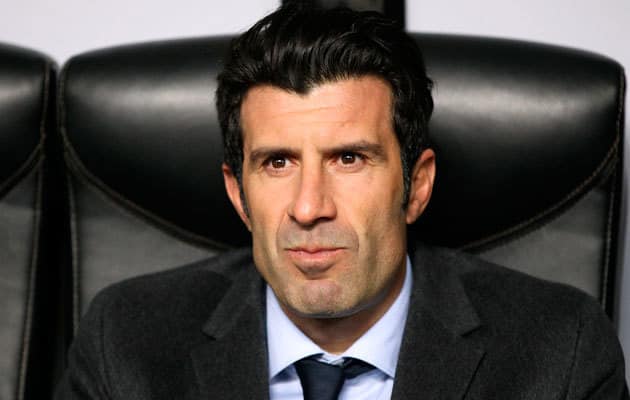 Luis Figo saca el látigo contra los políticos: "Tienes 4 años para chupar del bote"