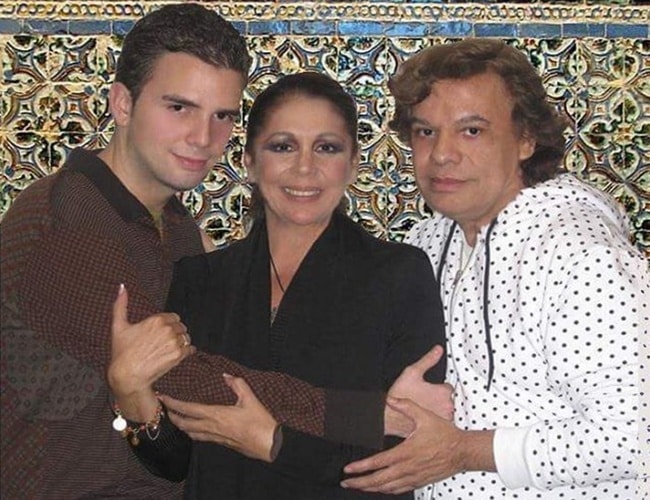 Jass Davael junto a Isabel Pantoja y Juan Gabriel