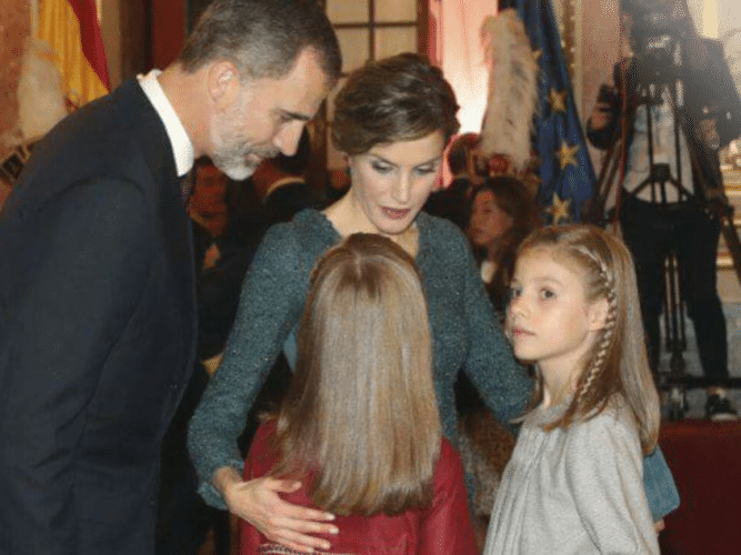 La imagen de Letizia Ortiz que desautoriza al Rey como padre y que deja clara cuál es la rutina familiar