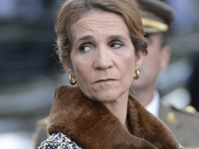La Infanta Elena desoye las órdenes de Casa Real y se salta el cordón sanitario impuesto a la familia Urdangarín