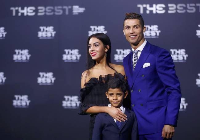 Cristiano Ronaldo publica la primera imagen junto a sus mellizos: ¡Eva y Mateo!