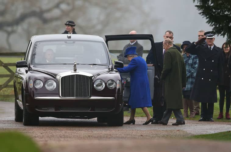 LA REINA ISABEL REAPARECE TRAS SUS AUSENCIAS EN NAVIDAD