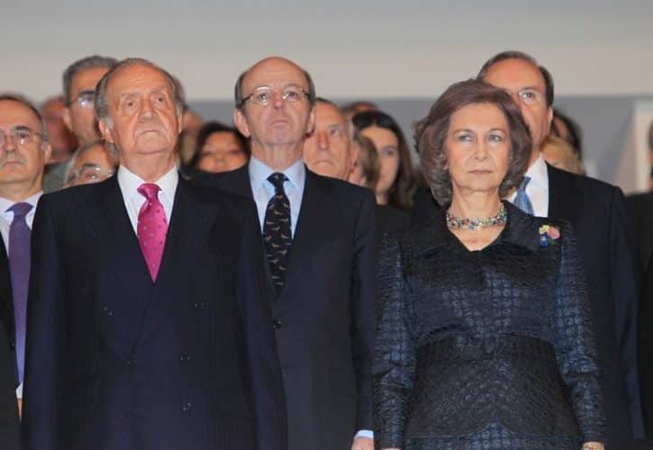 Abierta la veda: tras don Juan Carlos, ¿es el turno de los hombres de la Reina Sofía?