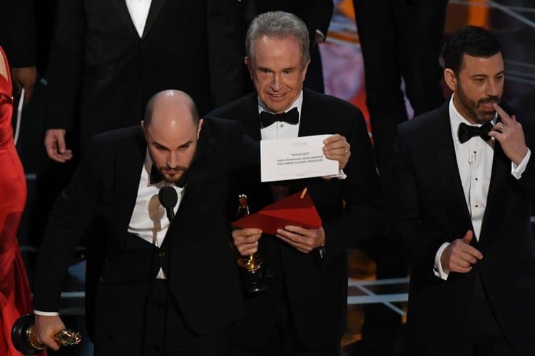 Crónica: Los ganadores, anécdotas, el histórico error y el batacazo de La La Land en los Oscars 2017