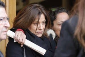 Nuria González, destrozada y rota de dolor en el entierro de su sobrino Jaime González de Pablos