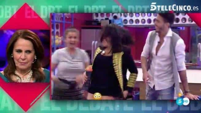 VÍDEO. Aída Nizar sin bragas: un juego con sus compañeros deja TODOS sus encantos al descubierto