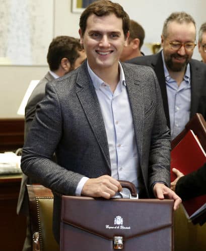 Un desnudo integral, pagos en 'B', sus debilidades y miedos... Descubrimos todos los secretos del atractivo Albert Rivera