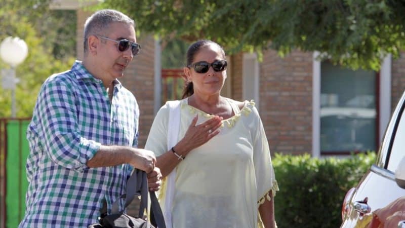 Liada monumental: Isabel Pantoja da un paso al frente y reaparece públicamente en plena guerra con su hijo, Kiko Rivera