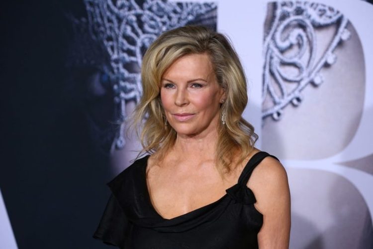 Impactante cambio de imagen: Kim Basinger, el mito erótico de los 80, cambia su rostro a golpe de bisturí