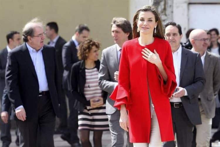 La Reina Letizia «pone a trabajar» al alcalde de Soria, Carlos Martínez Mínguez