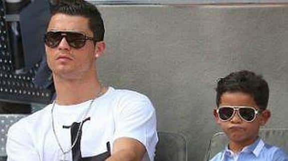 Desde Paco León o Cristiano Ronaldo a Beckham... ¡Los papás más famosos, elegantes y guapérrimos!