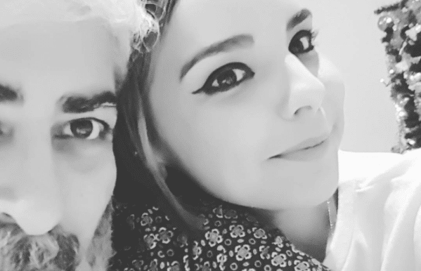 Chenoa calla bocas junto a su padrastro: «Mi padre me eligió»