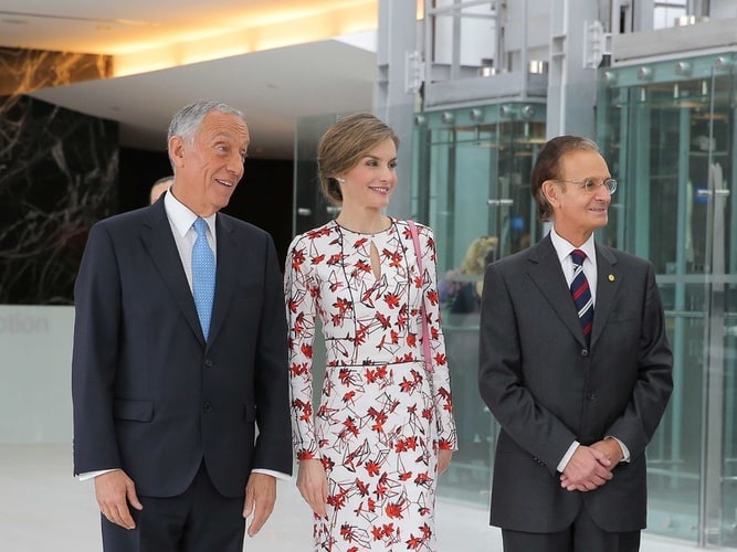 Doña Letizia: ¡La reina europea con más clase y estilo que arrasa en Oporto con su look!