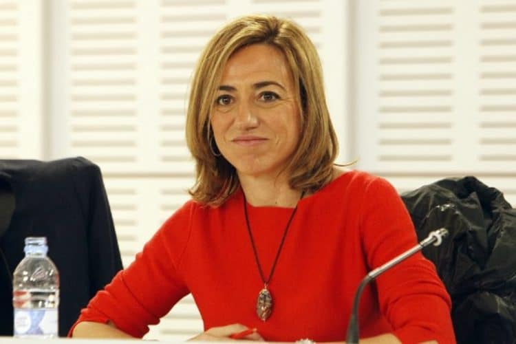 La despedida más infame e indigna contra Carmen Chacón