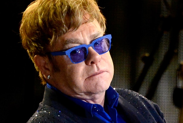 Alerta máxima y preocupación por el estado de salud del artista británico Elton John