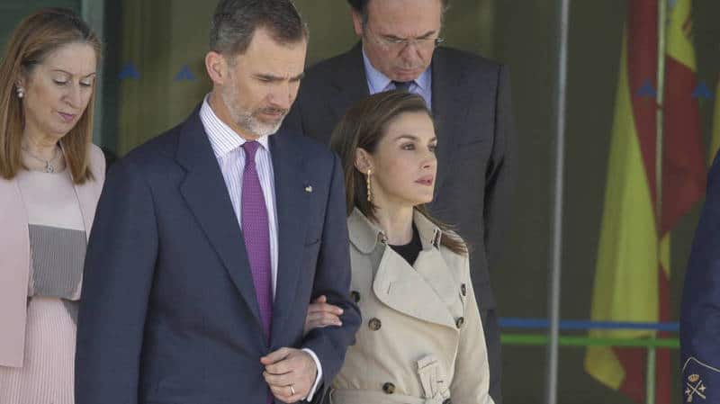 Analizamos el estilismo de la reina Letizia en Japón y adelantamos cómo será su 'maleta Estado'