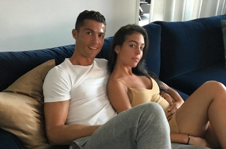 Cristiano Ronaldo y Georgina publican su primera foto juntos, pero... ¿por qué ahora?