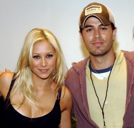 ¿Qué esconde la longeva, fría y extraña relación sentimental entre Enrique Iglesias y Anna Kournikova?