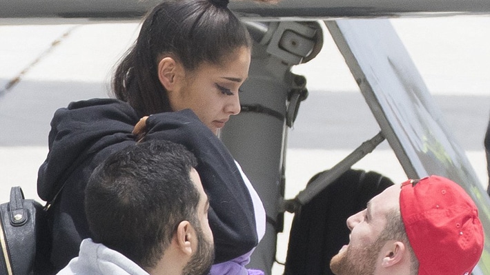 Primeras imágenes de Ariana Grande, devastada y rota de dolor, en su llegada a Florida tras el atentado de Manchester