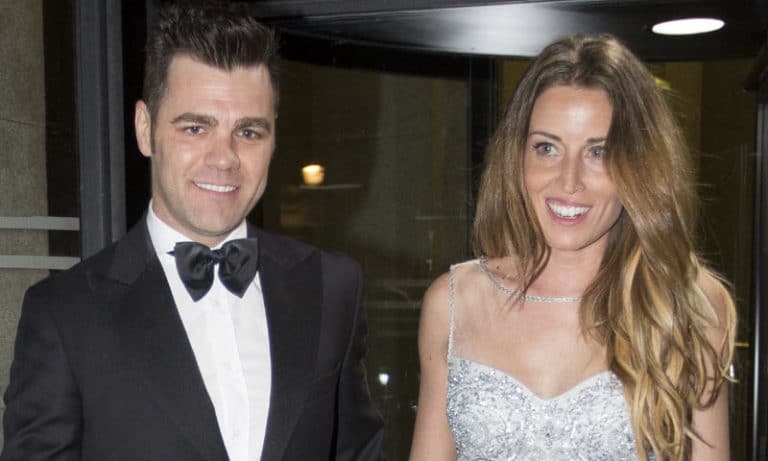 Las espectaculares alianzas de oro blanco y diamantes que se intercambiaron Fonsi Nieto y Marta Castro en su boda