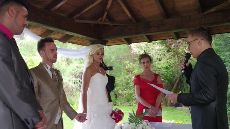Sale a la luz el sorprendente sueldo de Kiko Hernández como oficiador de bodas