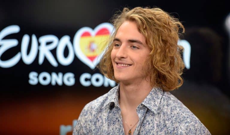 Manel Navarro pide disculpas en su primera entrevista en televisión tras su actuación en Eurovisión