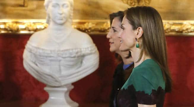 La reina Letizia triunfa en su último acto oficial gracias a un estilismo ‘reciclado’
