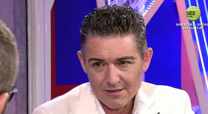 Una colaboradora de Telecinco insinúa que Ángel Garó acudió drogado a 'Sábado Deluxe'