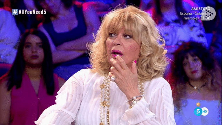 Bárbara Rey sortea las preguntas sobre el Rey Juan Carlos revelando un encuentro sexual con otro personaje famoso