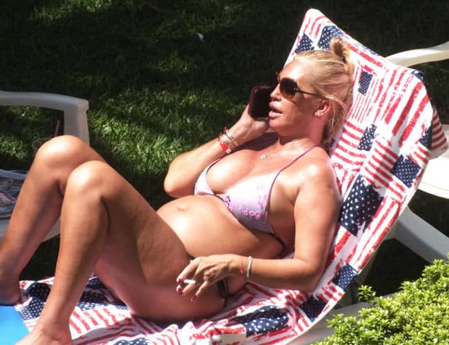 Belén Esteban en todo su esplendor a lo largo de los años: princesa del pueblo y reina del bikini