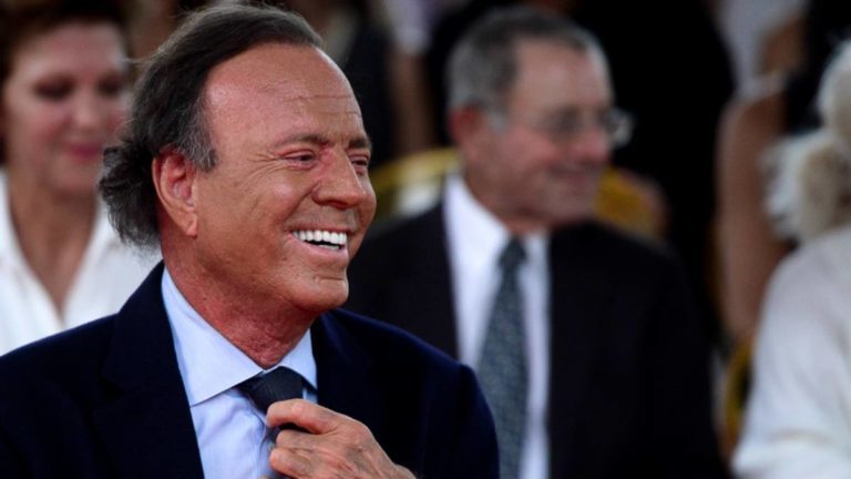 Julio Iglesias tendría nueve hijos, vale, pero… ¿Quién es hermano de quién en esta extensa saga familiar?