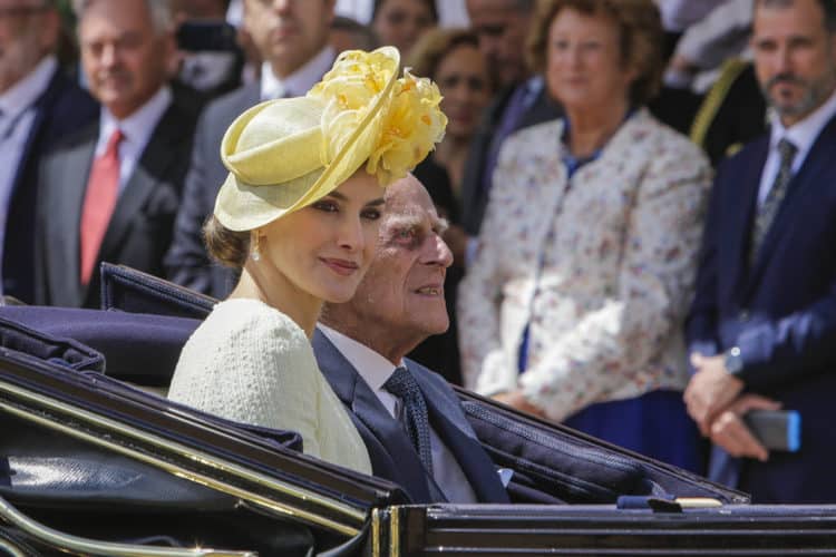 Doña Letizia, 'reina del estilo' en Europa, eclipsa con su presencia a Kate Middleton en Buckingham