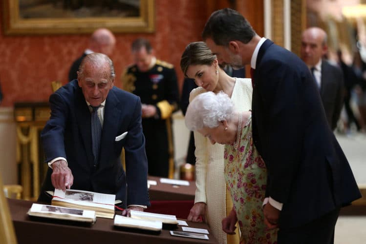 La reina Letizia, británica 'a la fuerza' en su primer día de visita de Estado en Londres