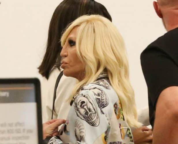Donatella Versace, retenida por la policía americana en un aeropuerto de Los Ángeles