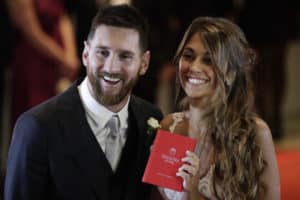 Shakira se presenta por sorpresa en la boda de Messi y su enemiga íntima, Antonella Roccuzzo