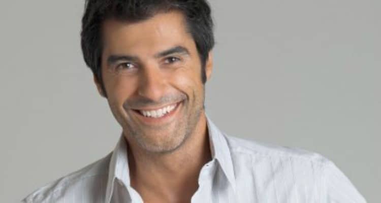 El presentador Jorge Fernández pierde los papeles y arremete contra los medios