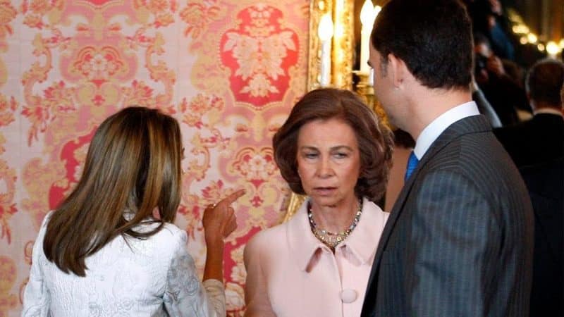 La reina Letizia y su petición a don Felipe: “A Cristina la quiero bien lejos”