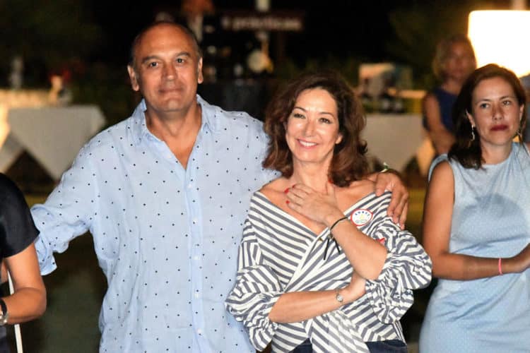 Ana Rosa Quintana hace un alto en sus lujosas vacaciones por un motivo solidario