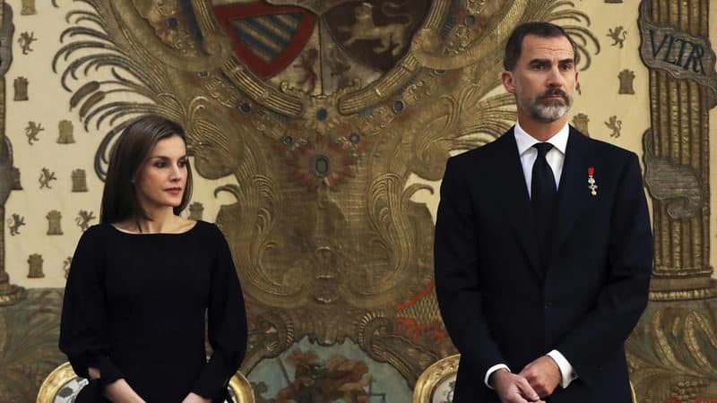 Letizia pone tierra de por medio ante los planes de la infanta Cristina